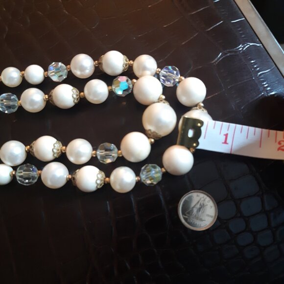 1960s 15" Lisner Faux Pearl & Aurora Borealis Crystal Vintage Necklace - Picture 14 of 16